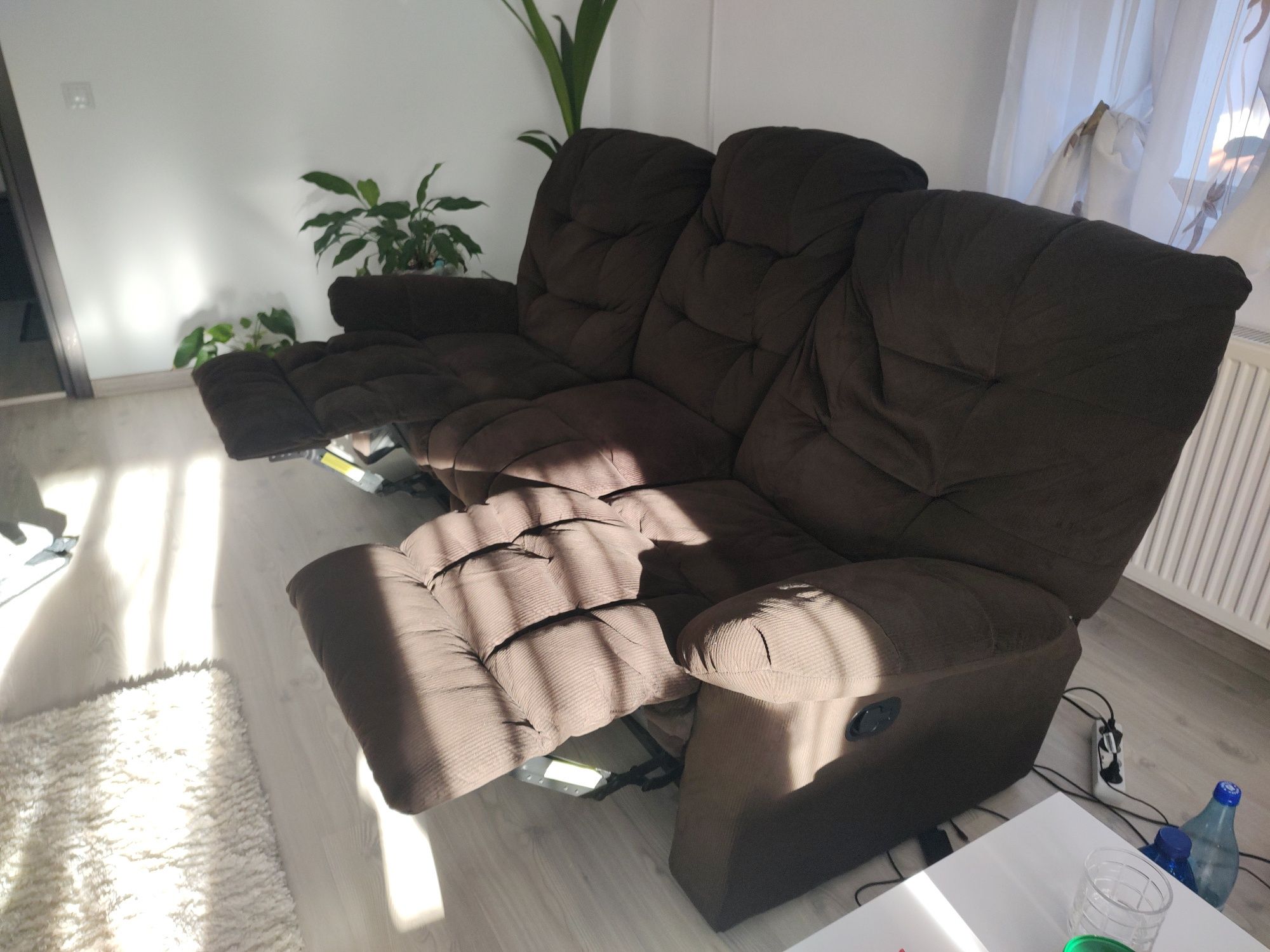 Vând canapea  recliner