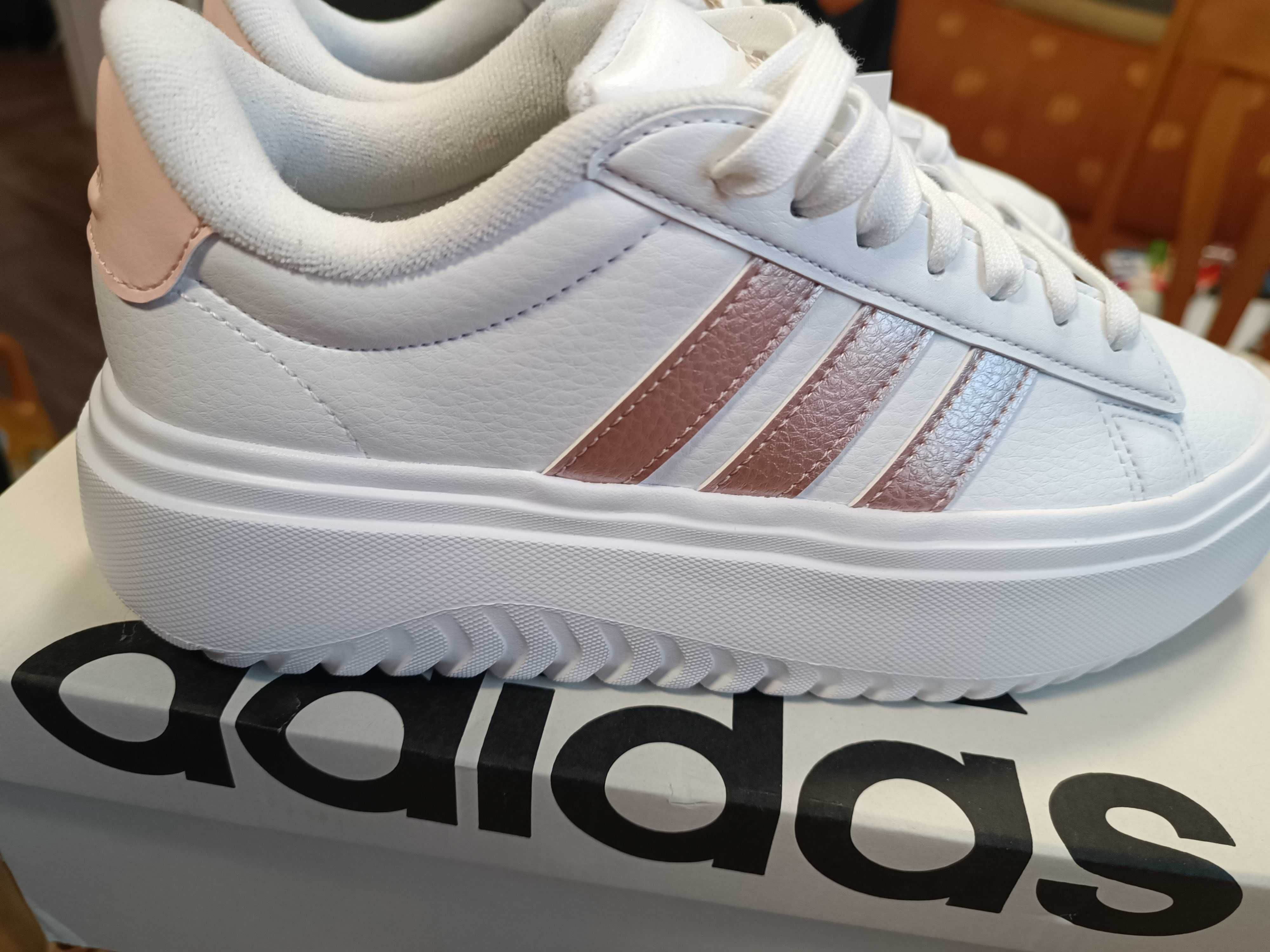 Дамски кожени маратонки Adidas