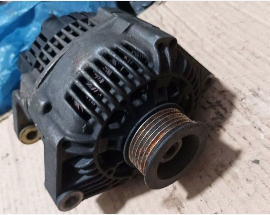 Alternator:laguna Megane scenic...livrez colet avantajos oriunde în ța