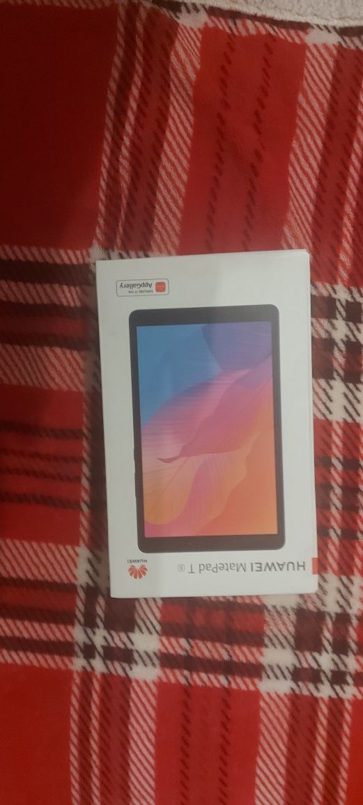 Vând tableta Huawei MatePad T8