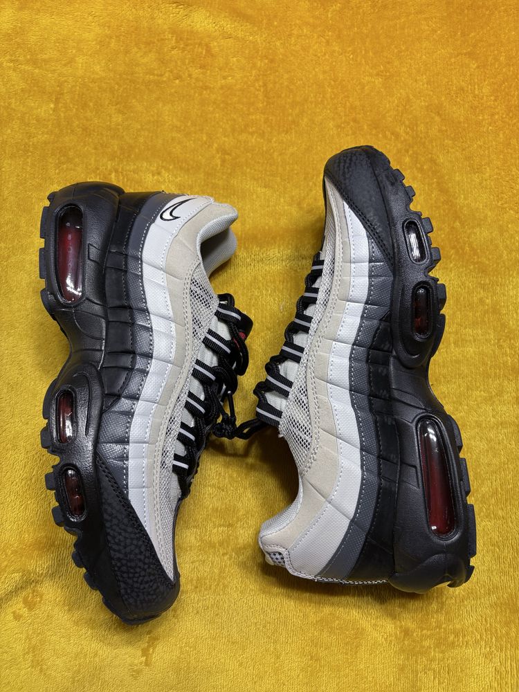 Pantofi 43 Nike Air Max negru gri