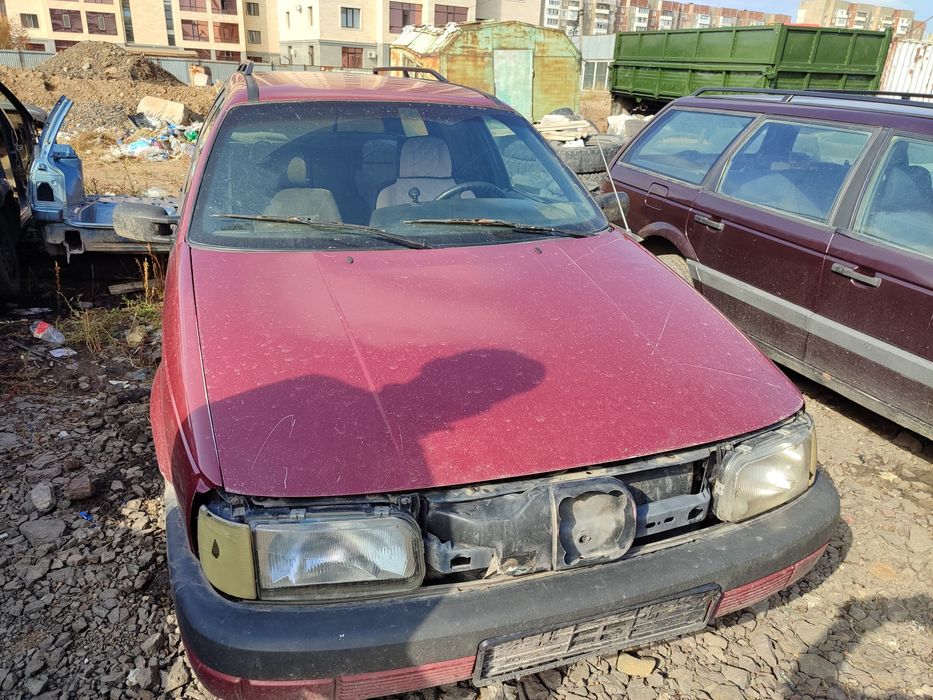 Продам запчасти на Фольксваген Пассат Б3 универсал и седан