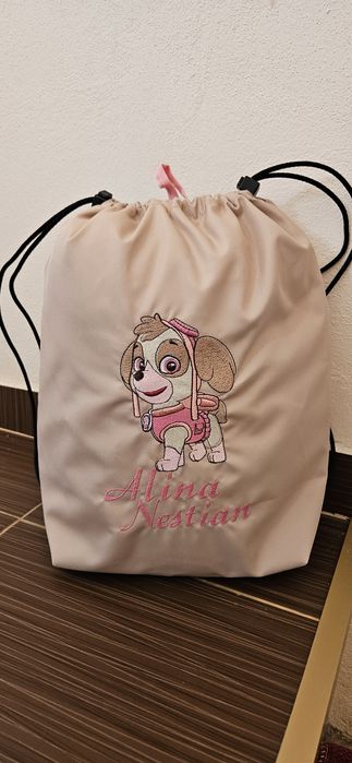 Rucscacel personalizat prin broderie pentru grădiniță/școală