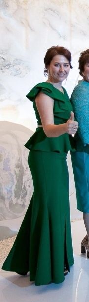 Вечернее женское платье