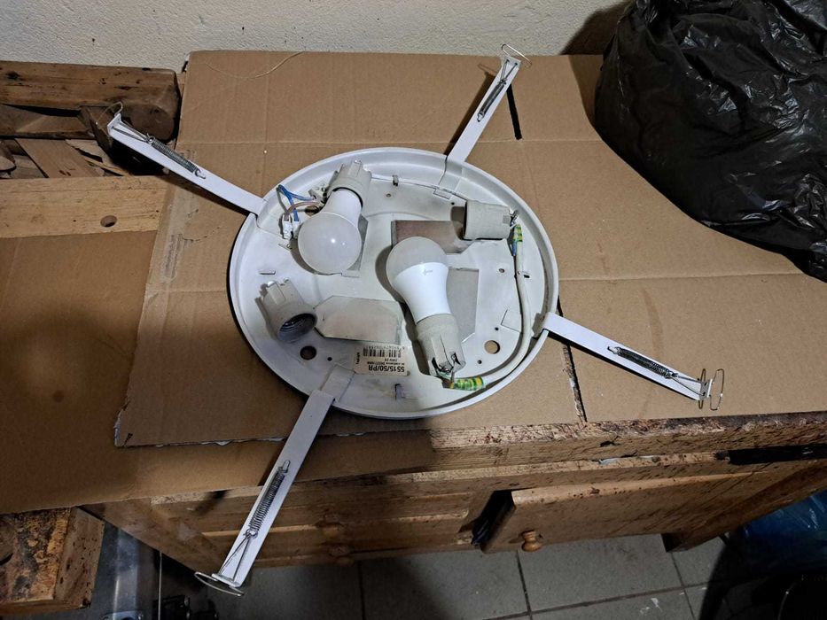 Corp iluminat veioza