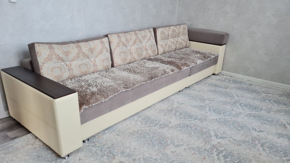 Продам диван в хорошем состоянии, отличного качества,
