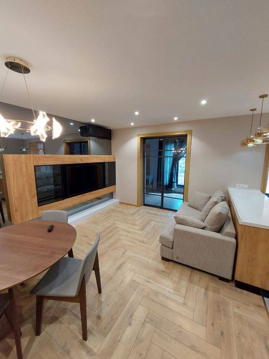 Квартира на ЦУМе / 2 этаж / 65м²