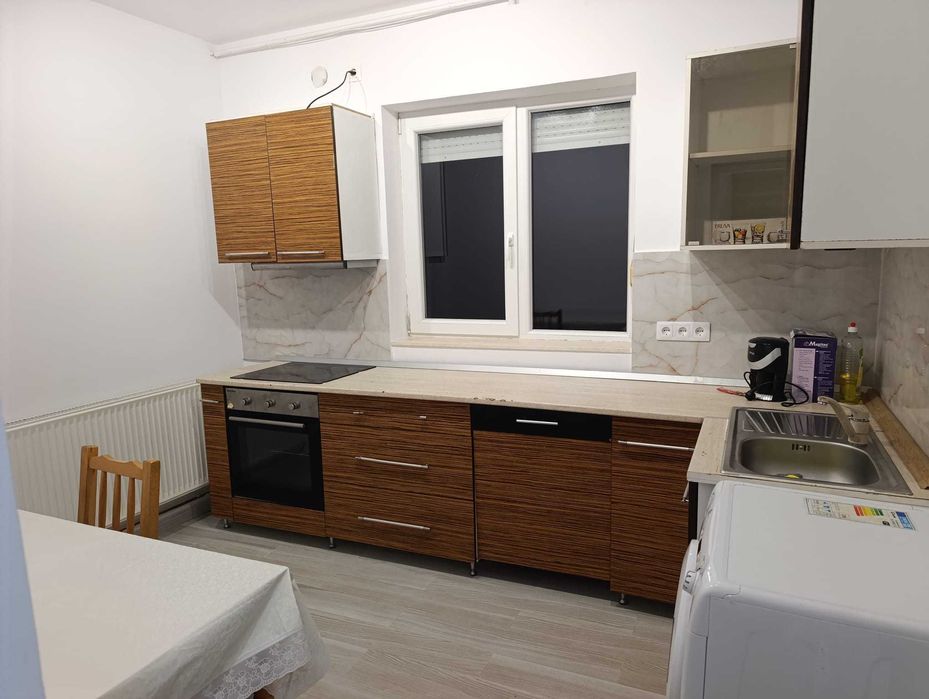 Apartament 2 camere decomandate de închiriat