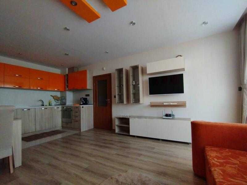 Чудесен двустаен апартамент в Центъра