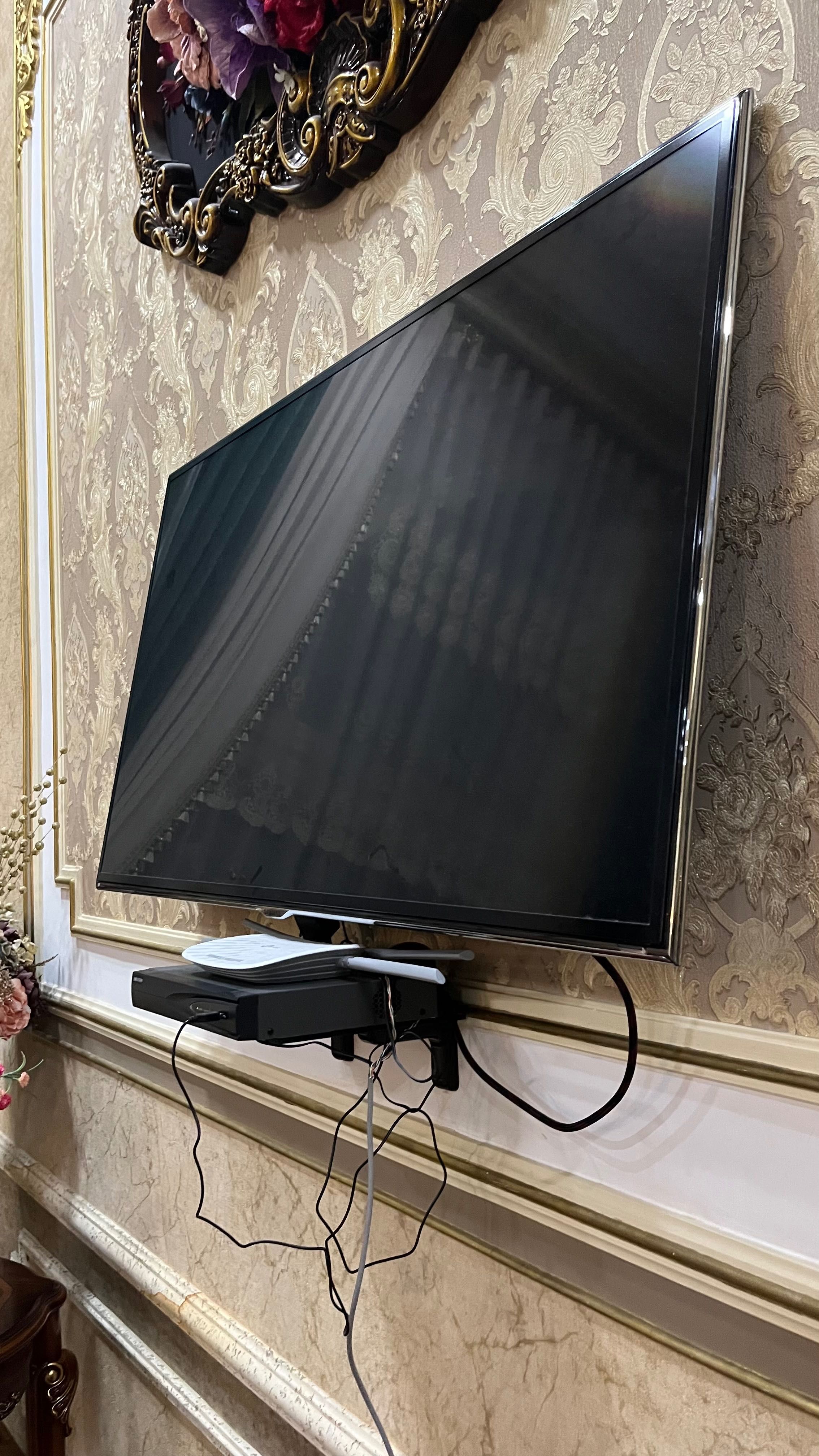 55ли ТВ Samsung (UE55ES6800S)