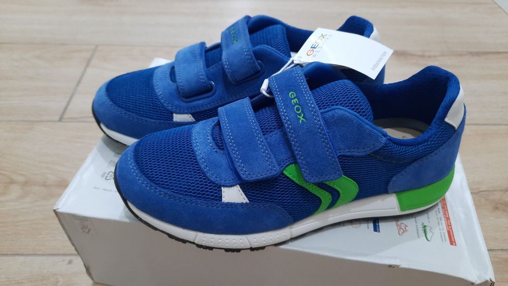 Продам крассовки от бренда Geox, натуральный замша,размеры 30,34