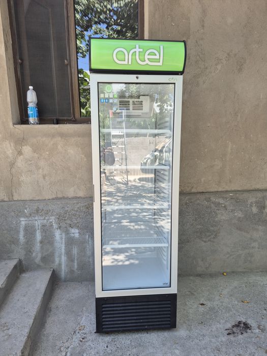 Витринный холодильник ARTEL