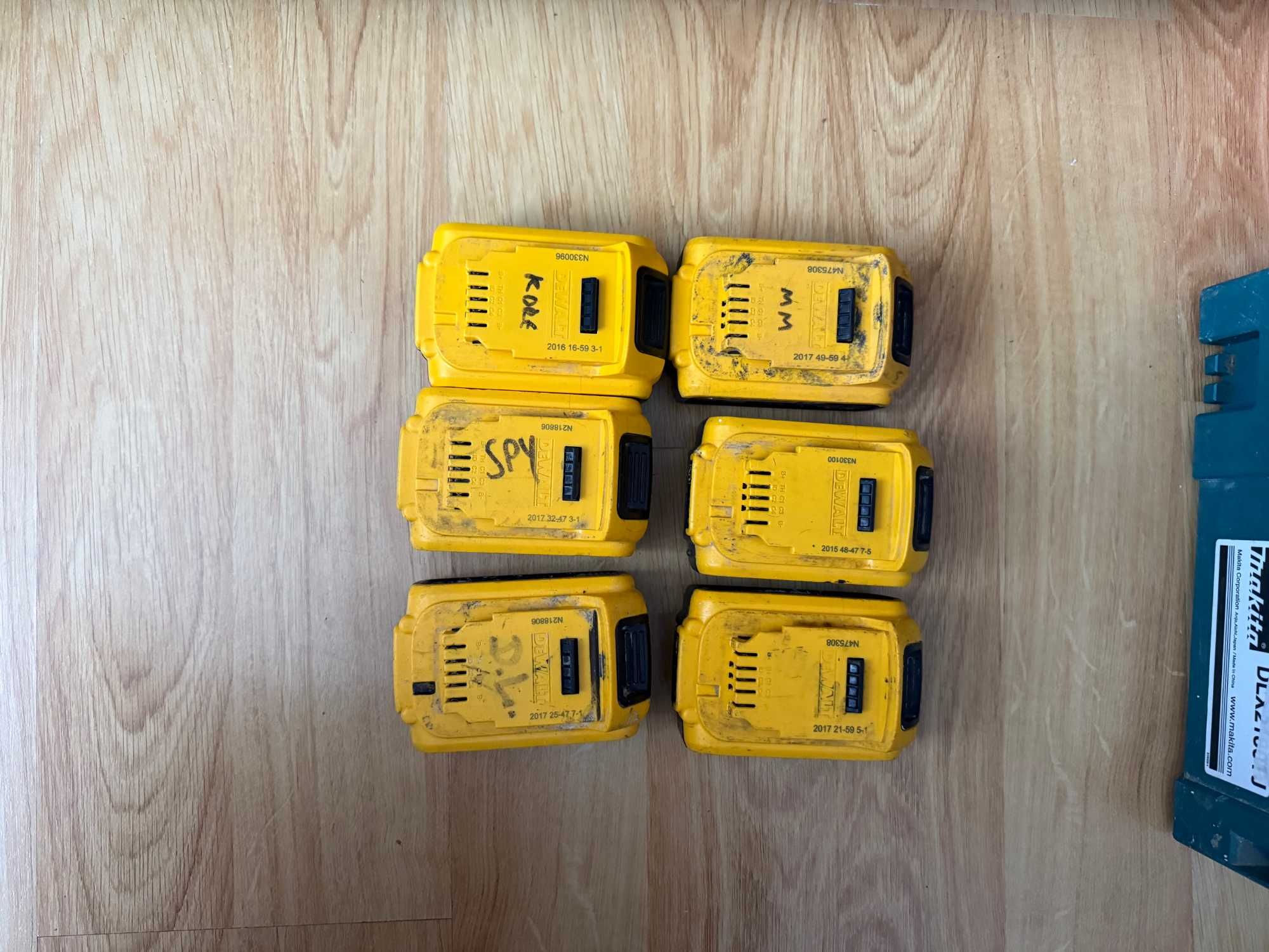 Батерии Dewalt 4-5 Ah