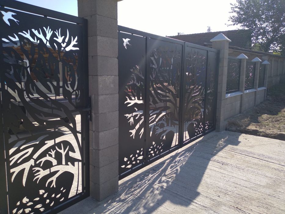 Porti si garduri auto moderne din profile de aluminiu sau oțel