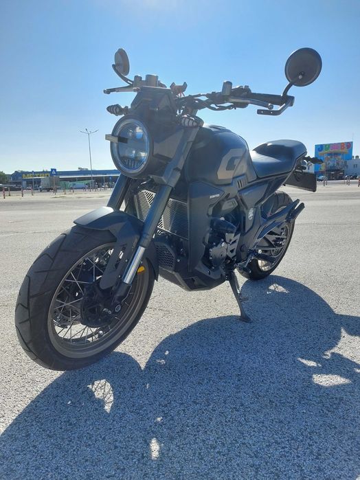 Motocicleta Zontes GK350