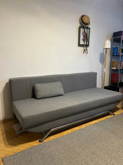 Canapea extensibila cu lada de depozitare