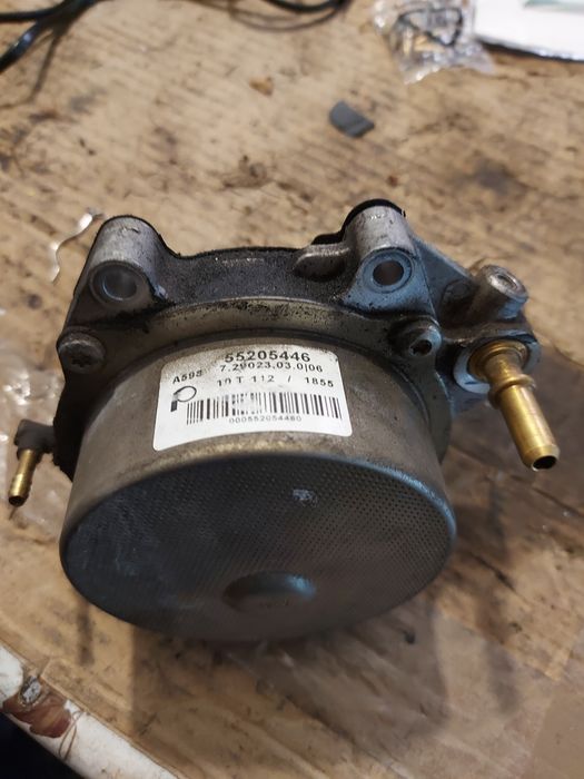 Вакуум помпа Опел Инсигния 2.0 / Opel Insignia A 2.0 CDTI