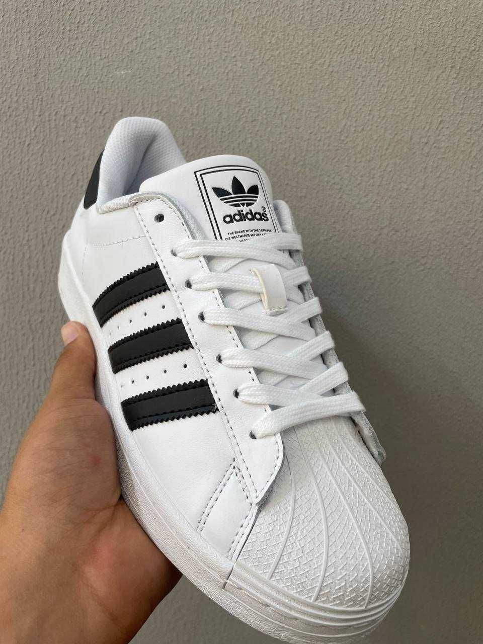 Adidas Superstar 8890