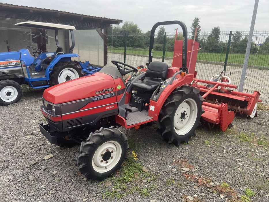 Tractor japonez Mitsubishi MT240, 4x4, servo, 24cp + freza