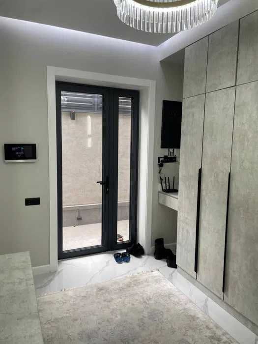 Мирзо Улугбек продается дом махалля Подшобог соток 2,2 фасад 9м