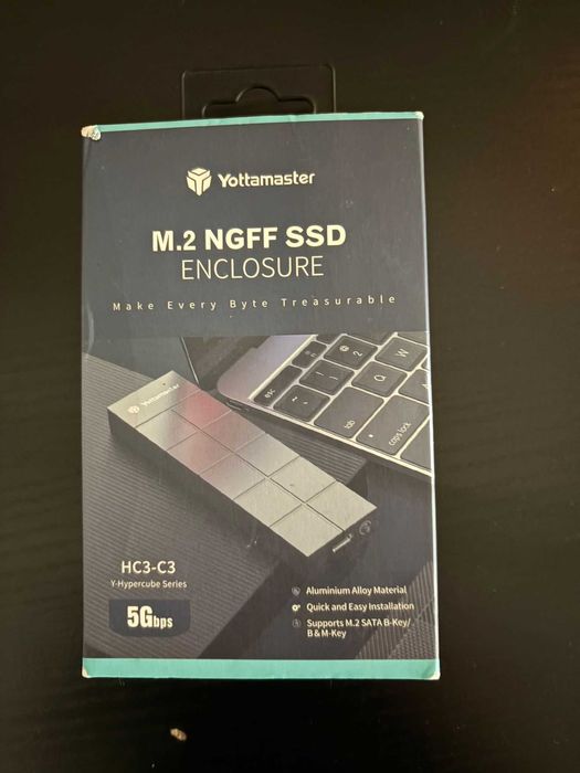 Vând carcasă externă pentru SSD M.2 SATA (NGFF), marca Yottamaster