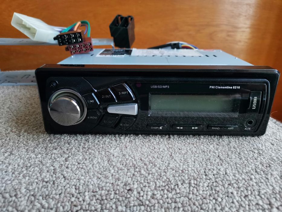 Radio cu USB și SD card