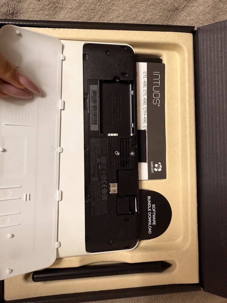 графический планшет(Wacom Intuos Draw Pen Tablet (CTL-490))