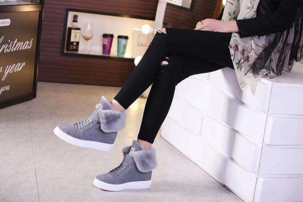 UGG  aXXa  Australia snekers ! super model 2025
