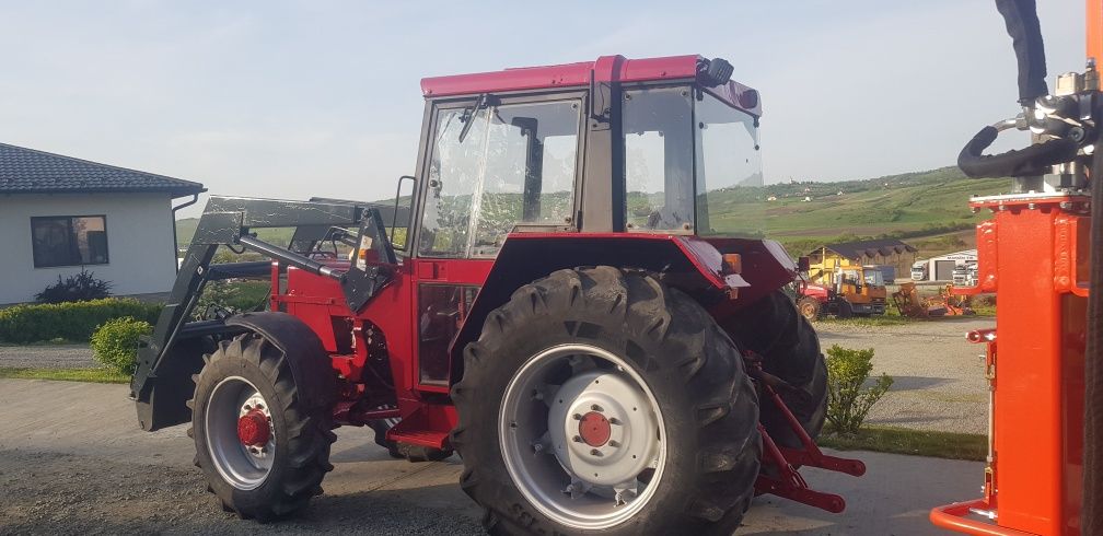 Tractor International 733 cu incarcator