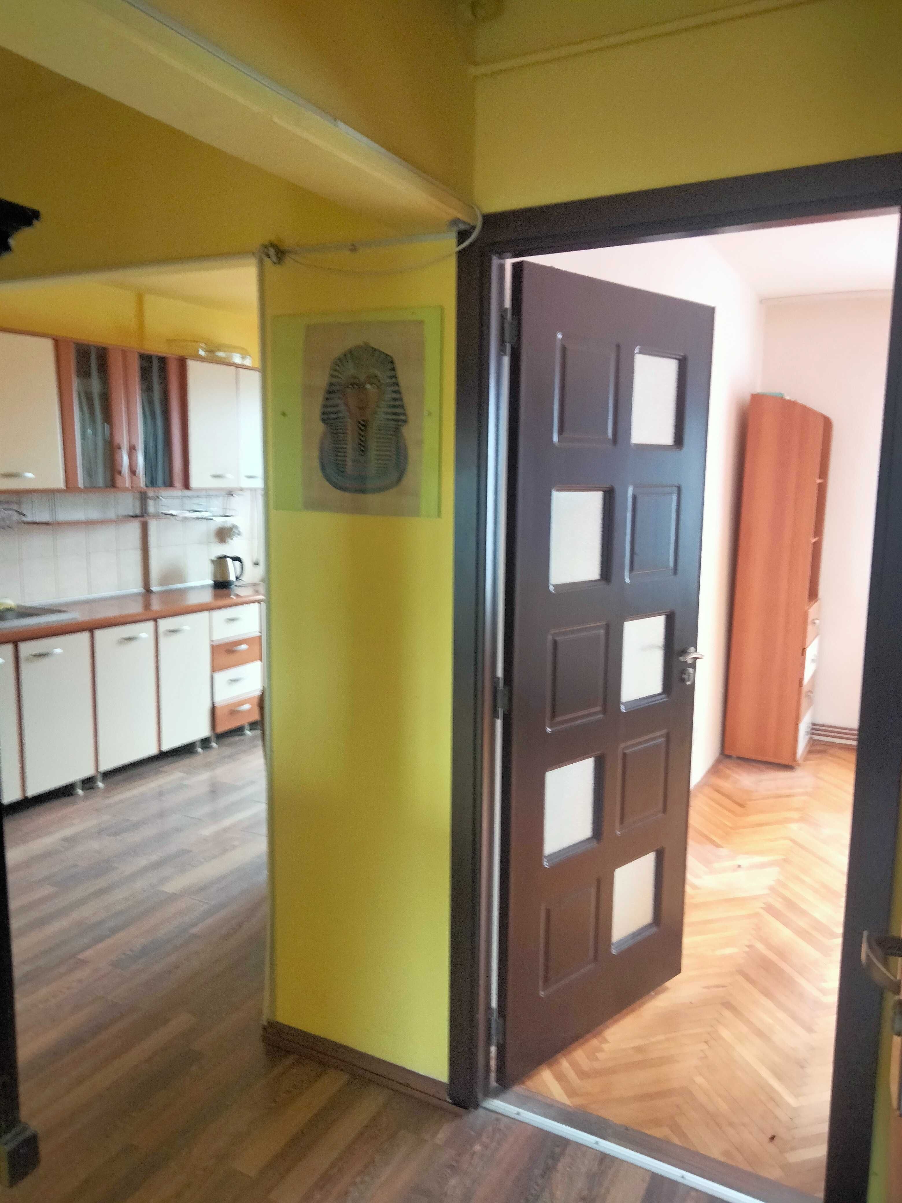 Apartament 4 cam Tg.Mures str, Cutezantei , cart. Tudor