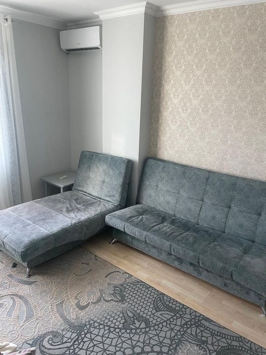 Диван с приклодным креслом кроватю