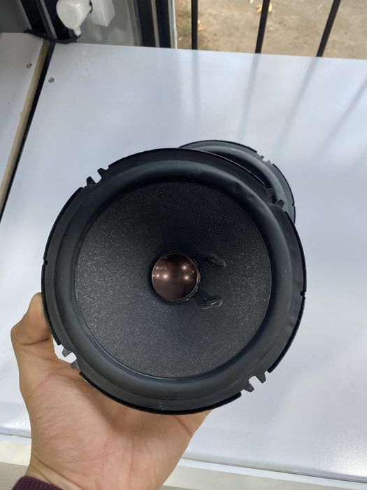 Pioneer TS-A1606C va Alpine SPS600 sotiladi