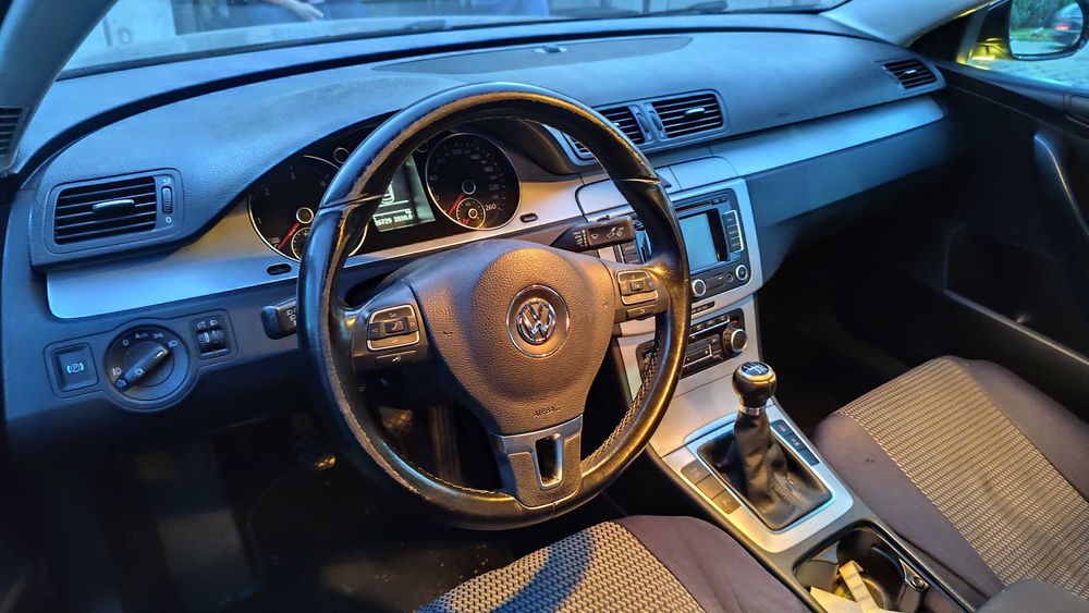 Vând Volkswagen Passat 2.0 TDI Berlina