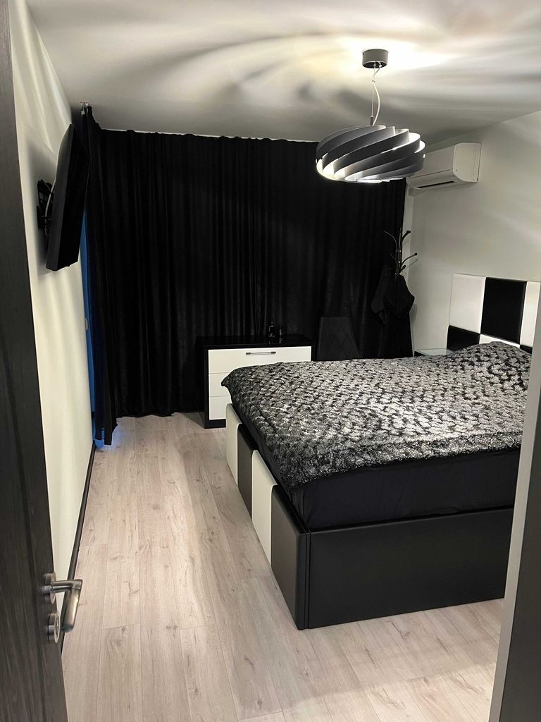 Продава се Тристаен апартамент в Свиленград - 116 кв.м за 1811 €/кв.м - Снимка #4