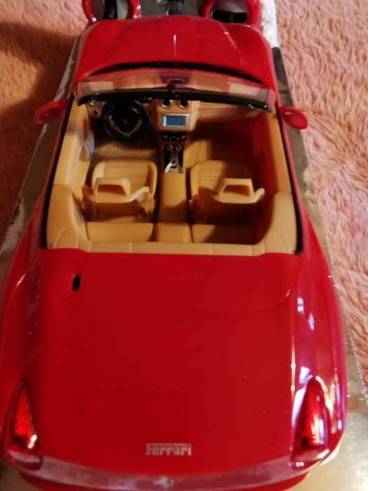 Mașină Ferrari teleghidata 1/20 + macheta Lamborghini