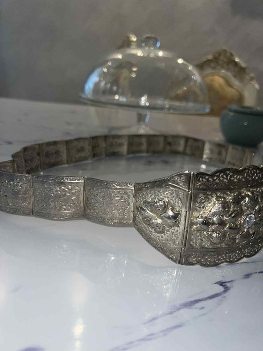 Centură din argint-lucrată superb-cu un ametist în mijloc