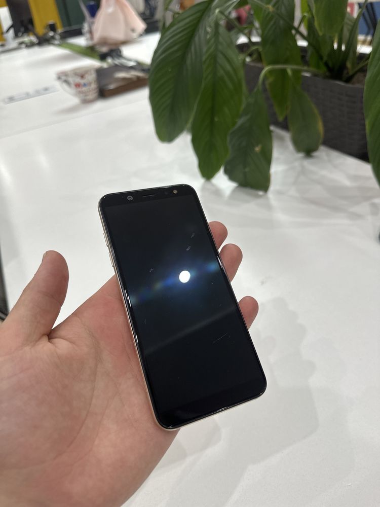 Samsung A6, 32 gb