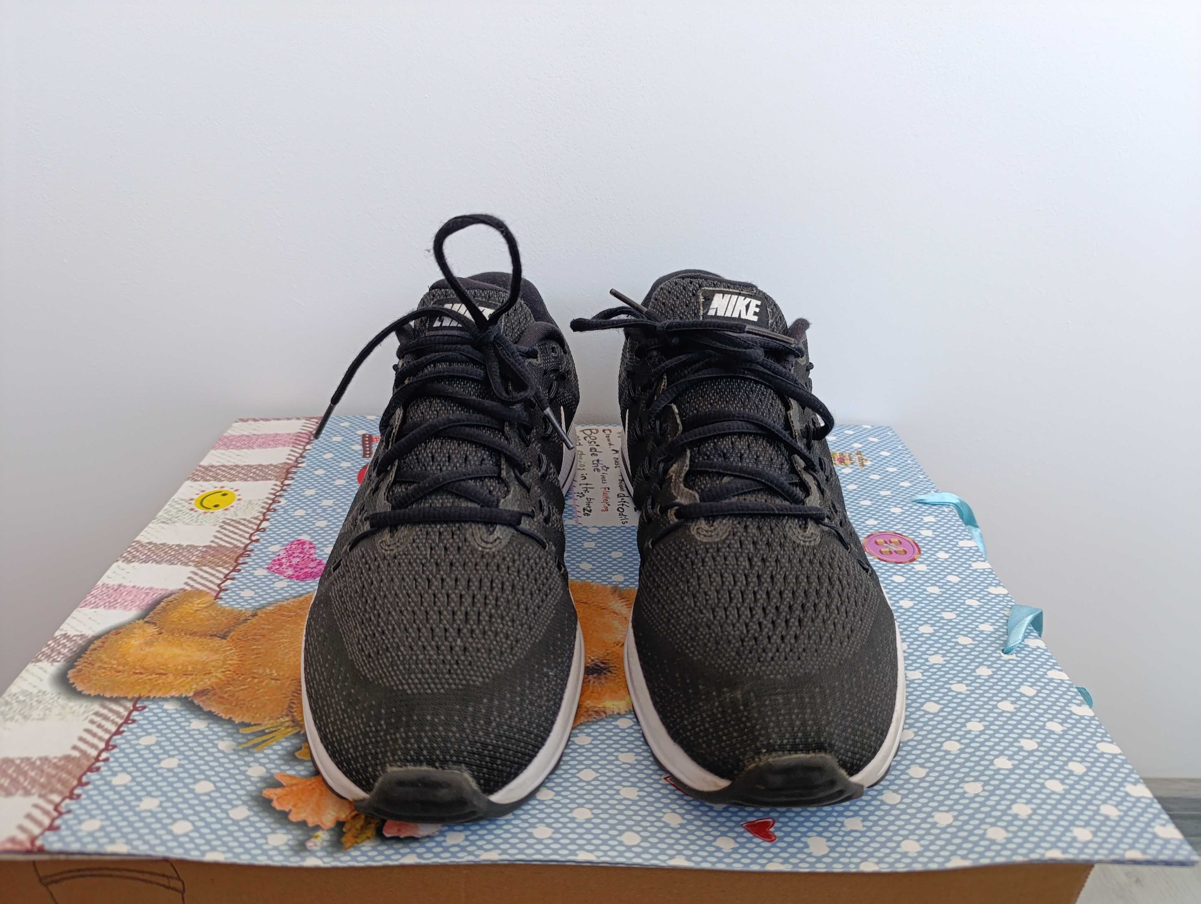 ''Nike Air Zoom Vomero 12''оригинални маратонки 44.5 номер