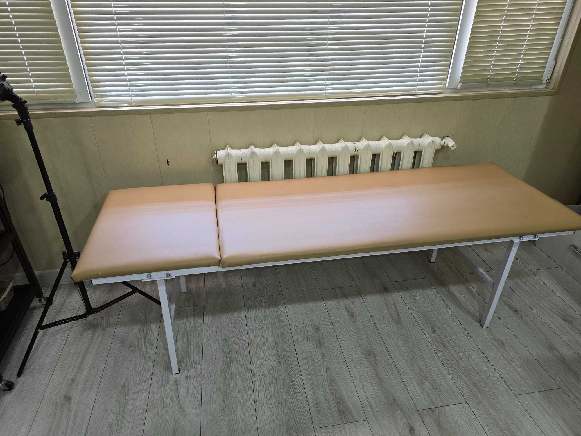Kushetka sotiladi. 300.000
