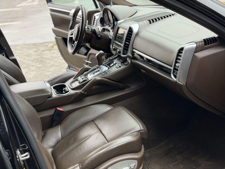 Porsche Cayenne Facelift 3.0 Diesel An 2015 Impecabil 173 Mii  Km