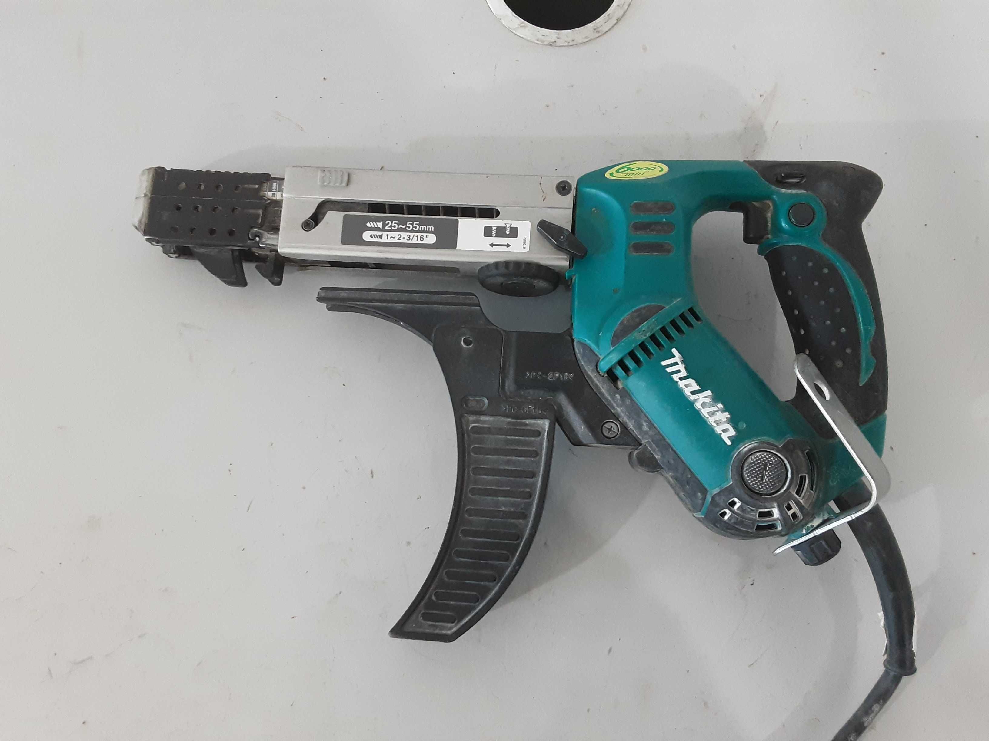 Винтоверт за гипсокартон - Makita 470W