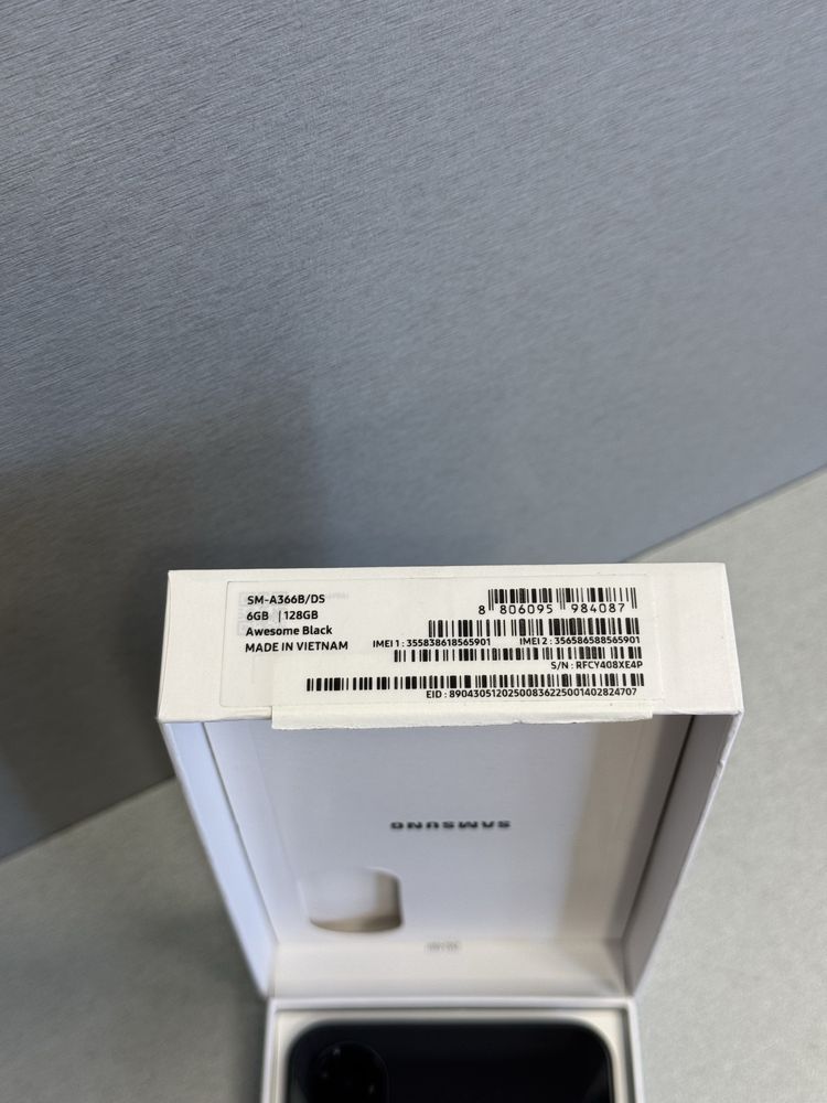 Продавам чисто нов Samsung A36