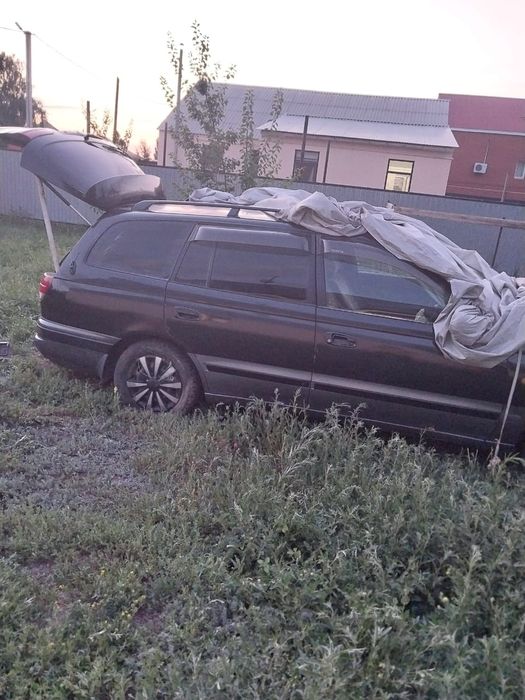 Тойота Калдина 2-wd(Карина) на запчасти по кузову, салону