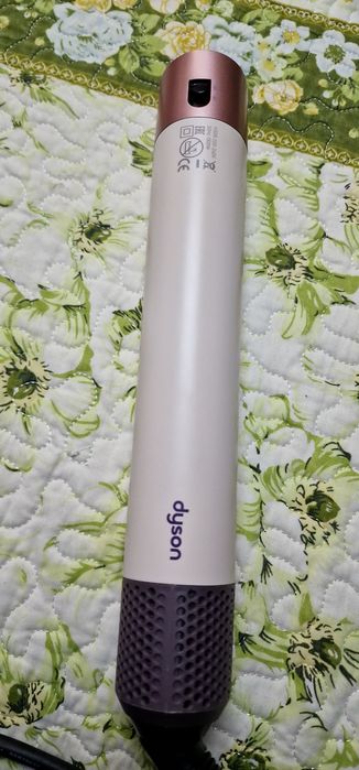 Продам dyson HS05 оригинал