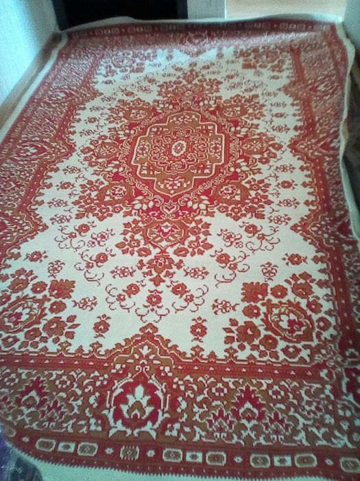 Продам.       ковер