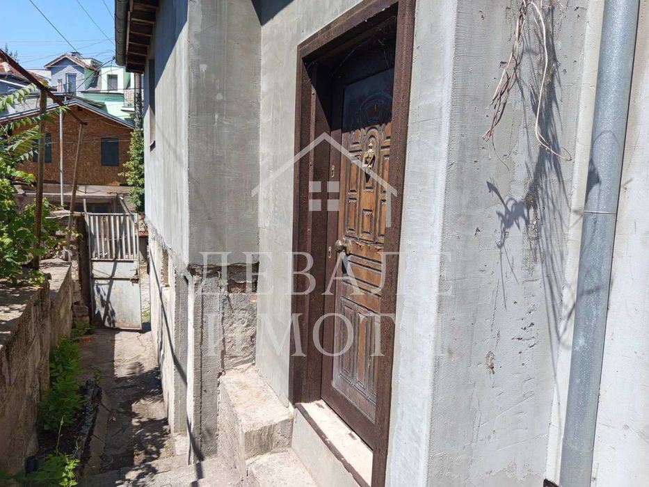 Продава се Къща в Русе, Здравец Север 1 - 137 кв.м за 949 €/кв.м - Снимка #1