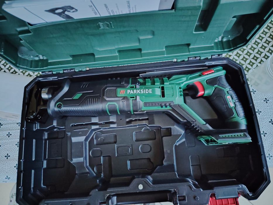Fierastrau sabie pe acumulator parkside 20 v nou