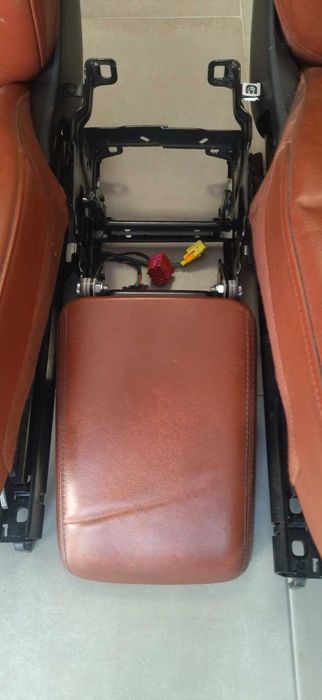 Кафяв кожен салон за Ауди А4 В8