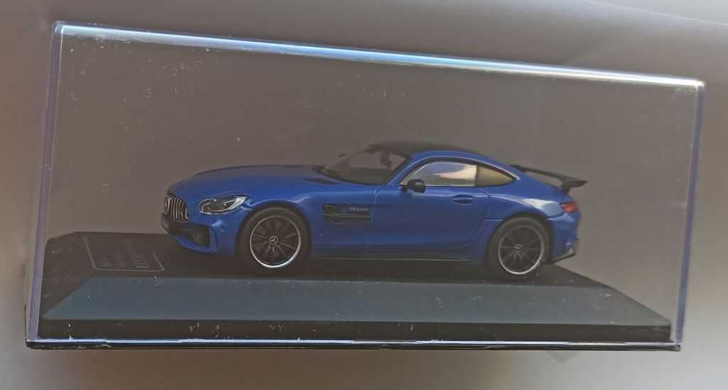 Macheta Mercedes-Benz AMG GT R Coupe 2018 albastru - CMR/PremiumX 1/43