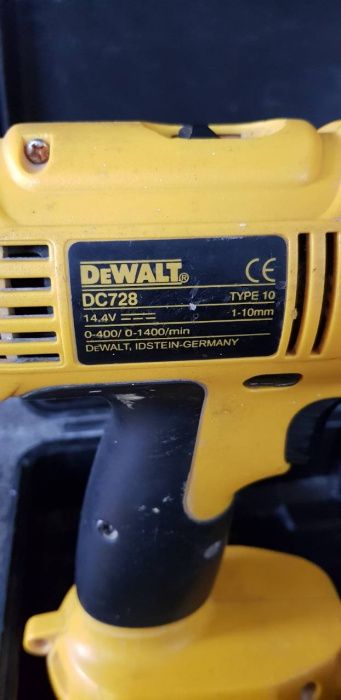 Винтоверт Dewalt DC728